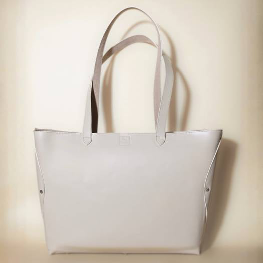 15" Laptop Tote in Off-White with Zipped Closure: Lilly